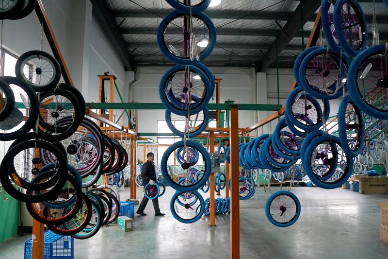 U.S. companies load up on costly inventories as new supply snarls loom in China