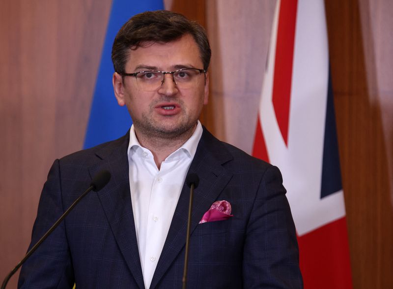 Ukraine to press West for full energy embargo on Russia