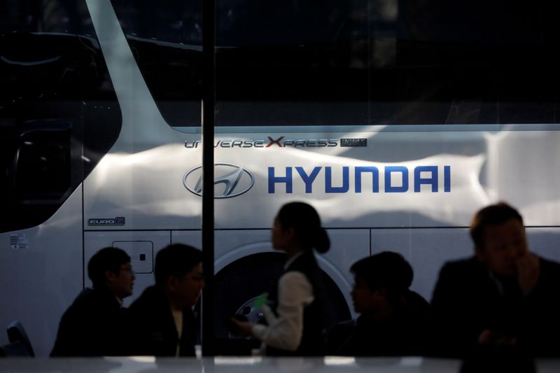 Weak won fuels Hyundai Motor Q1 profit, offsets chip shortage, costs