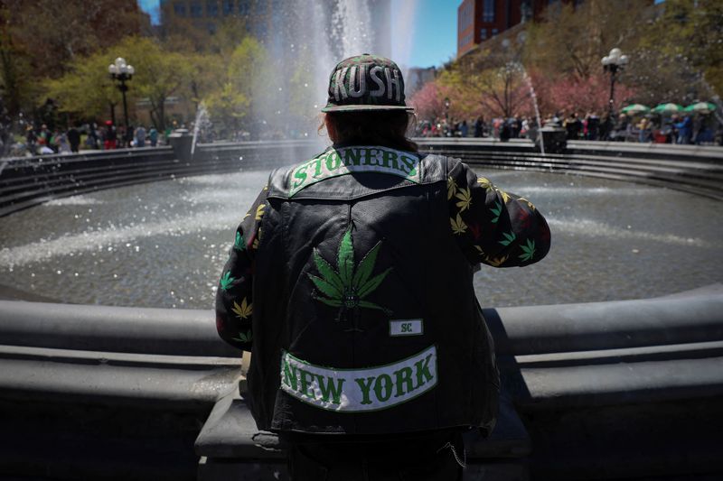 White House says it is still working with Congress on marijuana policy