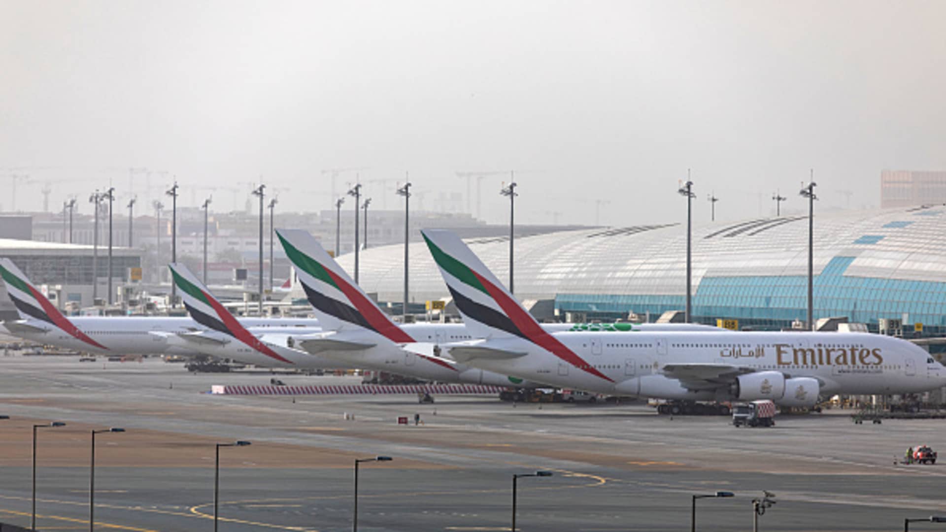 Emirates airline, stung by soaring fuel prices, posts $1.1 billion dollar loss