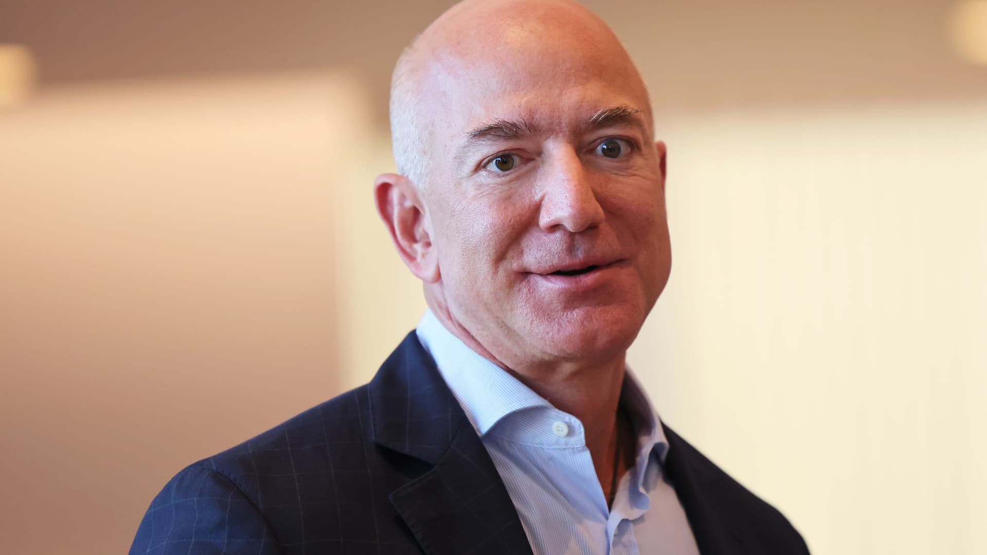 Amazon’s Bezos criticizes Biden admin, says inflation hurts the poor