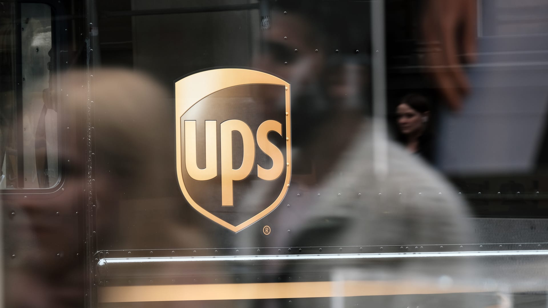 JPMorgan downgrades UPS, citing slowing e-commerce growth