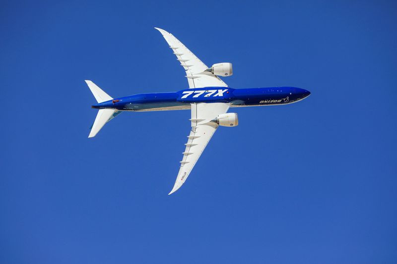 Air Lease chairman sees risk to Boeing 777X project from delays
