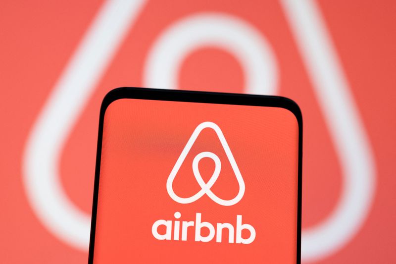 Airbnb bets on strong summer travel to drive revenue growth