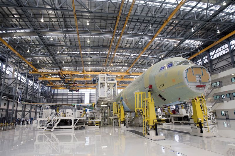 Analysis-Aircraft leasing faces shake-up as risks cloud recovery