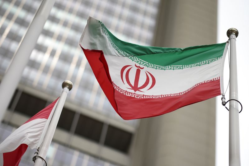 Analysis-Iran nuclear deal near death, but West not ready to pull plug