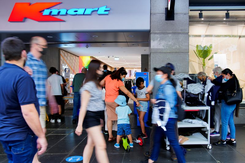Australia retail sales rise 0.9% to record high in April