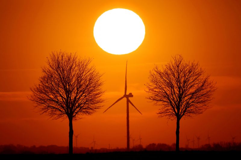 Canada banks face 'greenwashing' claims as oil & gas firms obtain sustainable financing