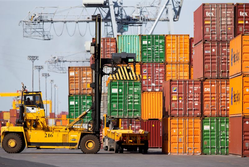 Canada's trade surplus narrows as imports, exports hit record highs