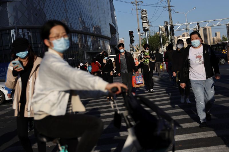 China to take targeted, forceful steps to support economy, cabinet says
