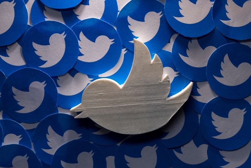 Citing shootings, NY fund urges votes against Twitter and Meta directors