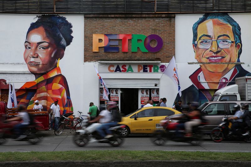 Colombians head to polls in divisive presidential election