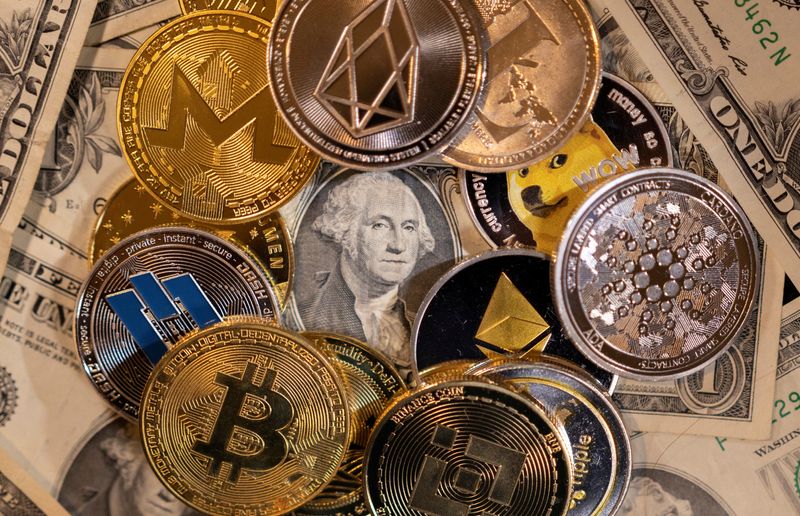 Crypto crowd dominate Davos main street despite price crash