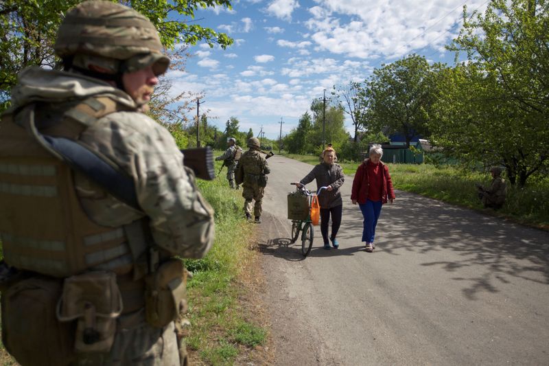 EU oil embargo 'in days' as Ukraine isolation drives Russia closer to China