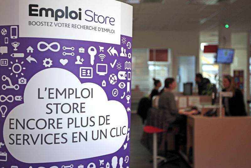 French unemployment slips to 14-year low in first quarter