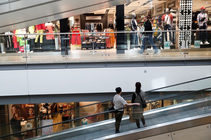 Hungarian consumer confidence falls in May amid surging inflation