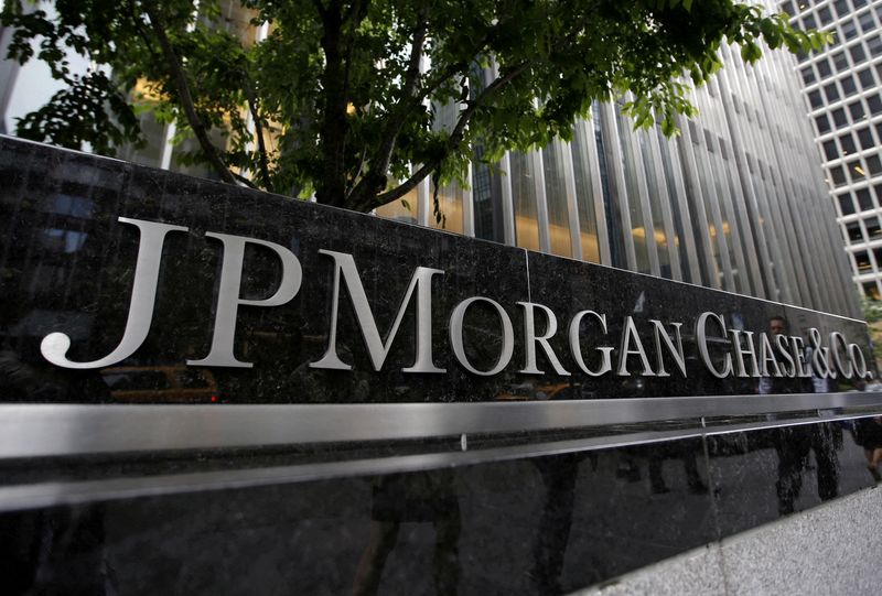 JPM goes 'underweight' on alternative investments after they lose 10% this year