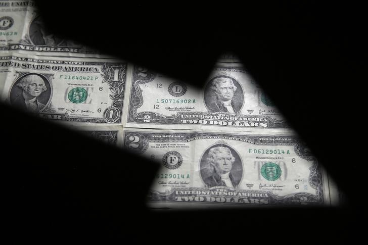 Dollar, Euro Stabilize Ahead of ECB Meeting -Breaking