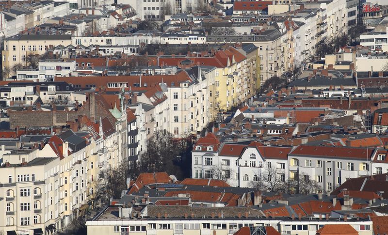 Many Germans still work from home despite end of COVID requirement - Ifo