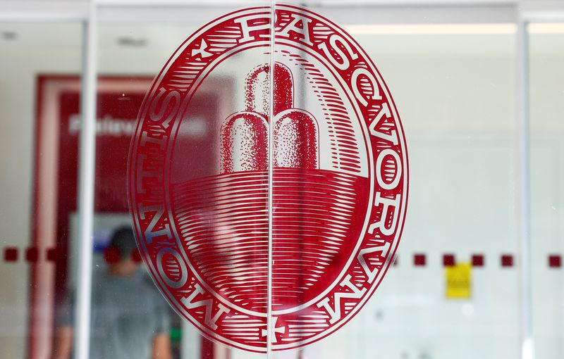Monte dei Paschi swings to profit ahead of new plan in June