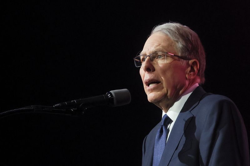 NRA members give leader LaPierre vote of confidence despite struggles