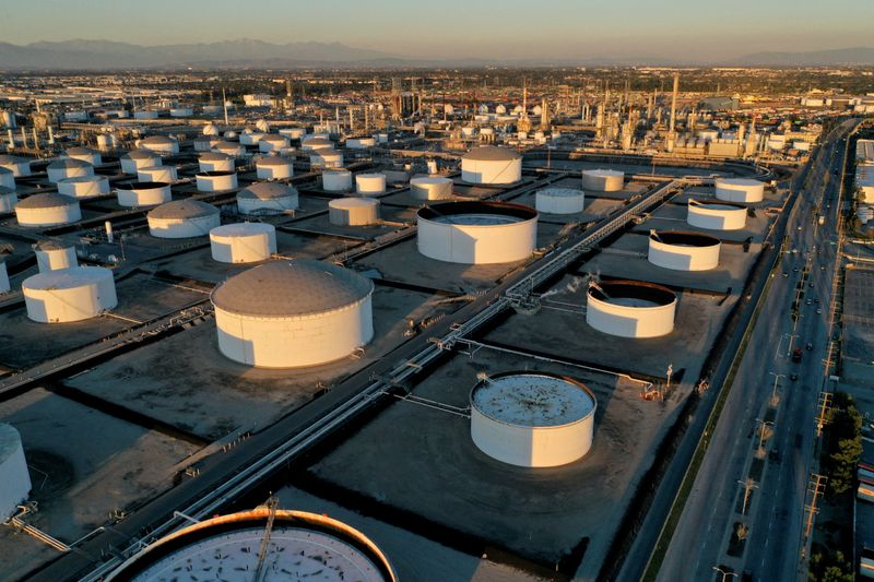 Oil falls on China growth concerns even as EU weighs Russia import ban