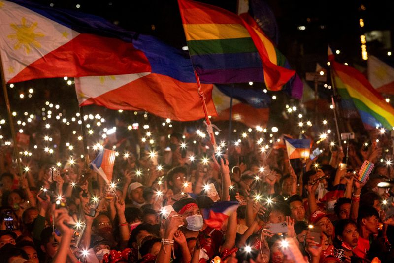 Philippine police say country 'relatively peaceful' ahead of election