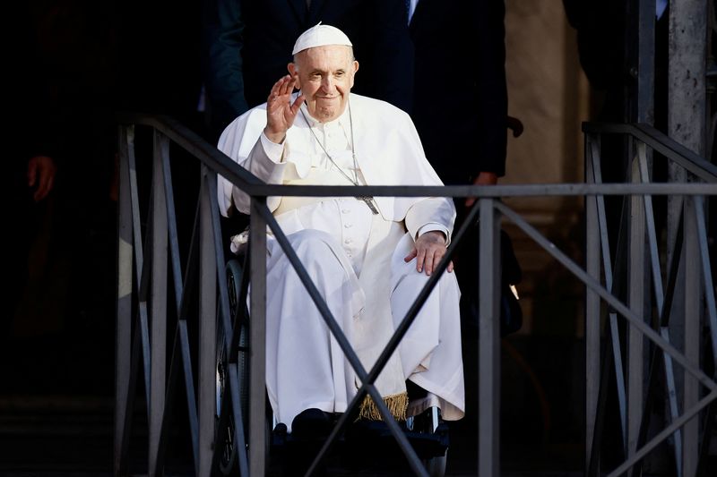 Pope leads international prayer service for peace in Ukraine, elsewhere
