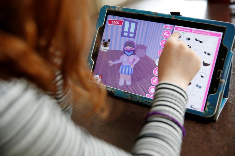 Roblox Stock Reaction Muted Despite Earnings Miss, Analysts Weigh In -Breaking