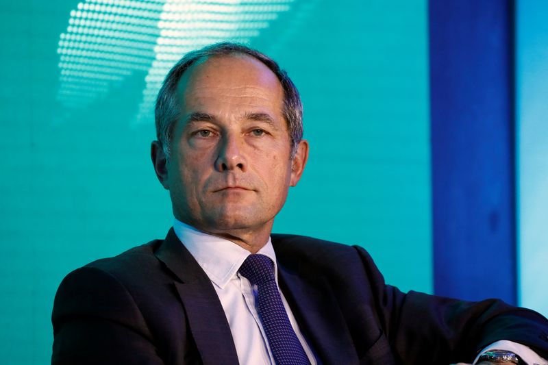 Soc Gen says CEO Oudea to quit next year
