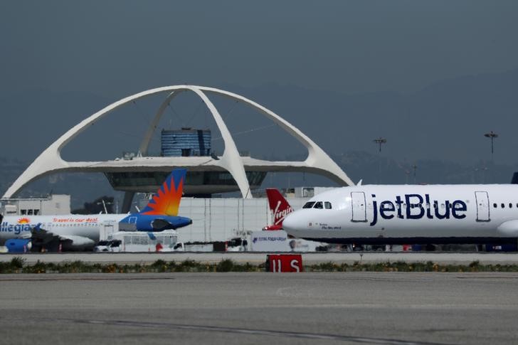 JetBlue submits improved proposal to buy Spirit -Breaking