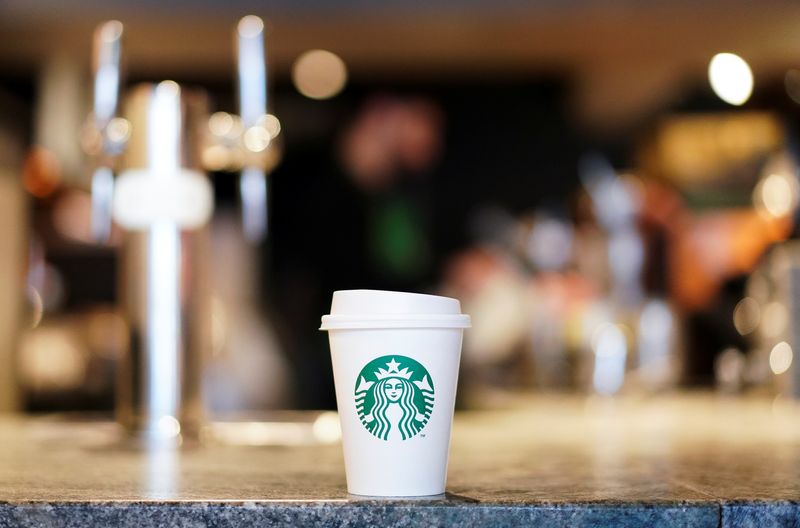 Starbucks asks White House for a meeting