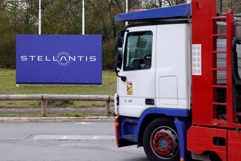 Stellantis says Q1 sales rose 12% on strong pricing and vehicle mix