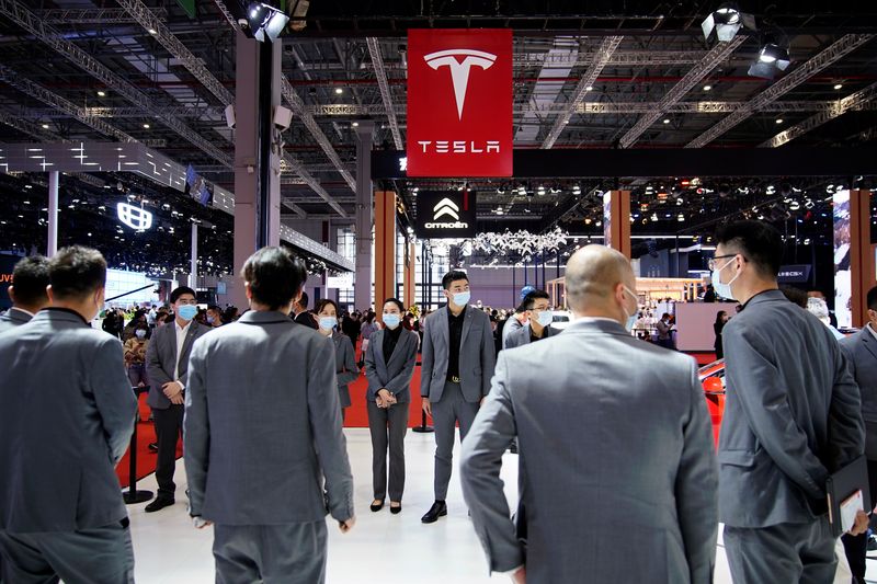 Tesla targets pre-lockdown output in Shanghai by mid-May