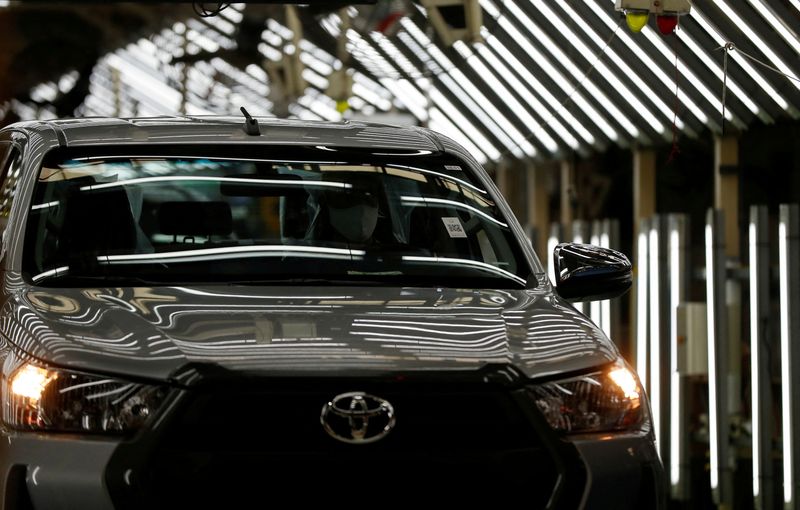 Toyota to cut global production by 100,000 in June