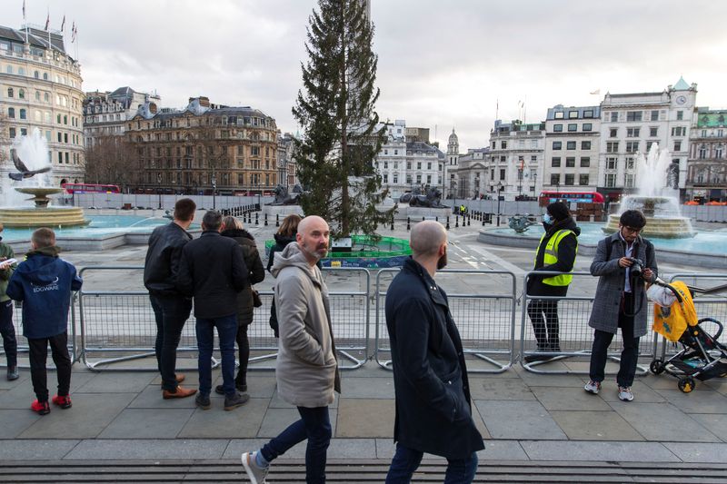 UK economy unexpectedly shrinks in March, grows 0.8% in Q1