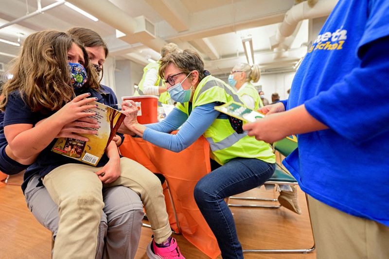 U.S. advisory panel to weigh in on COVID boosters for children