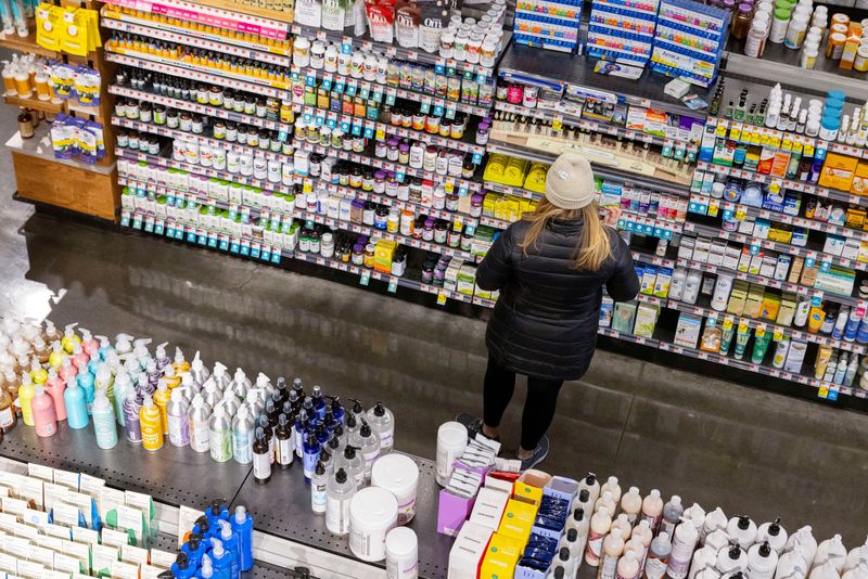 U.S. consumer spending beats expectations in April; inflation likely peaked