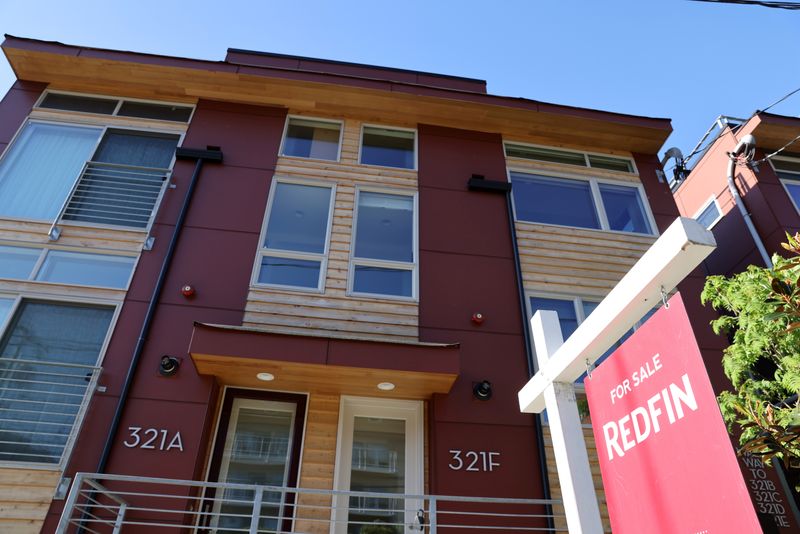 U.S. existing home sales fall for third straight month; house prices at record high