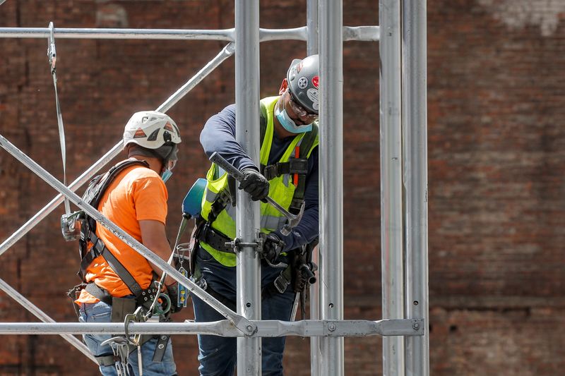 U.S. productivity posts biggest decline since 1947 in first quarter