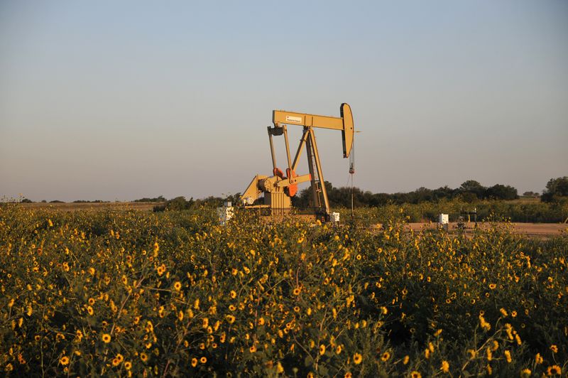 U.S. shale companies top Wall Street estimates, focus on returns