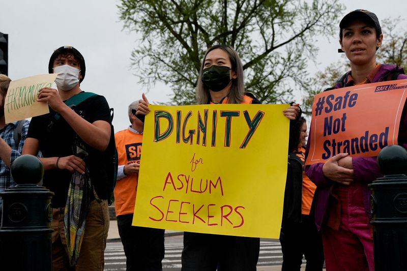 U.S. to extend some expiring immigrant work permits for year and a half