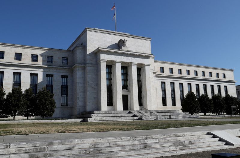U.S. yields at 3-1/2 year highs on rate hike unease