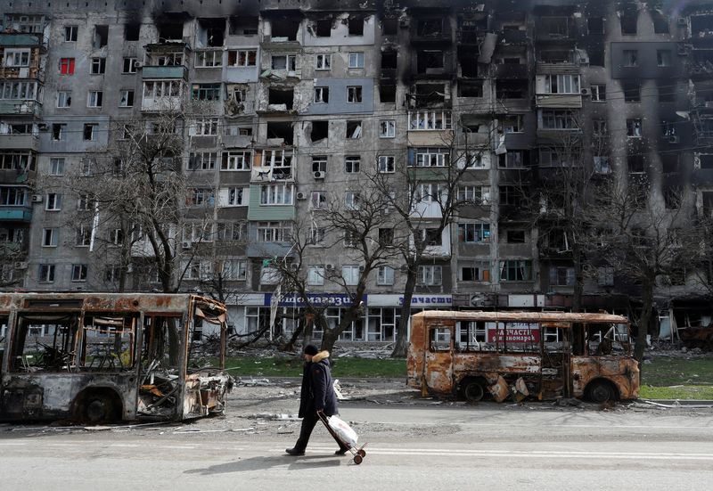 Ukraine appeals over worsening conditions in 'medieval ghetto' Mariupol