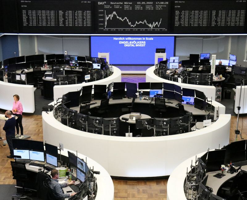 Upbeat earnings, banks lift European shares