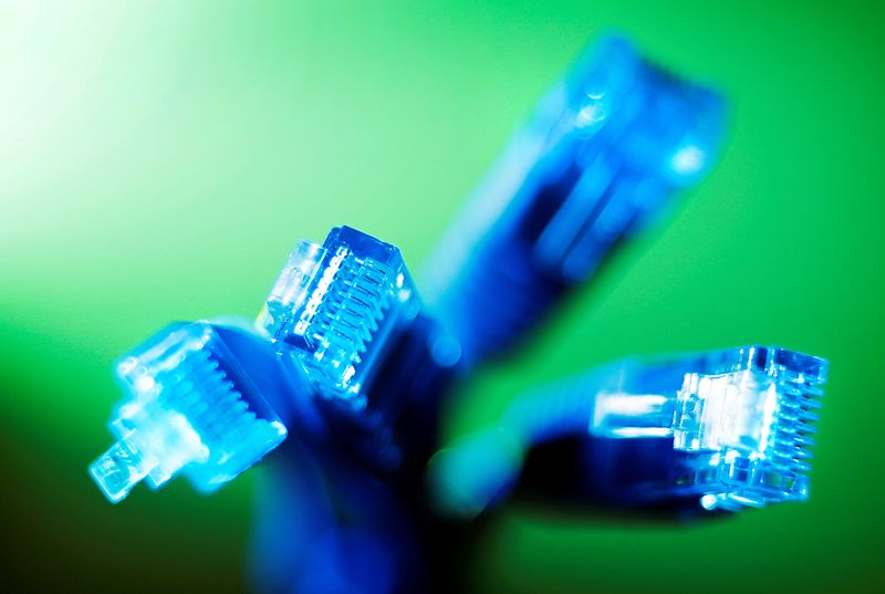 White House unveils pact with internet companies to reduce prices