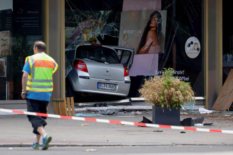 Car drives into crowd on Berlin shopping street, one dead