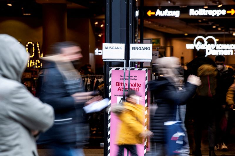 Euro zone retail trade weaker than expected as food sales fall
