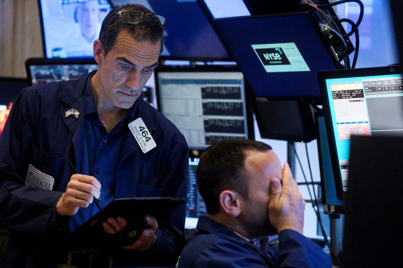 Hedge funds struggle in May amid recession fears